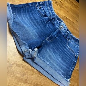 KanCan exclusively for Maurices denim shorts sz16